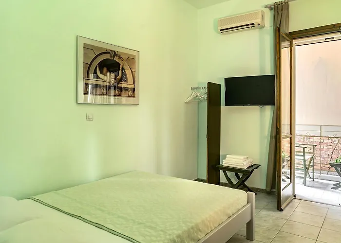 Old Boat Double 2 Apartment Nikiana